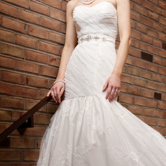 DaVinci Bridal Gown Size 2 - Picture 4 of 8